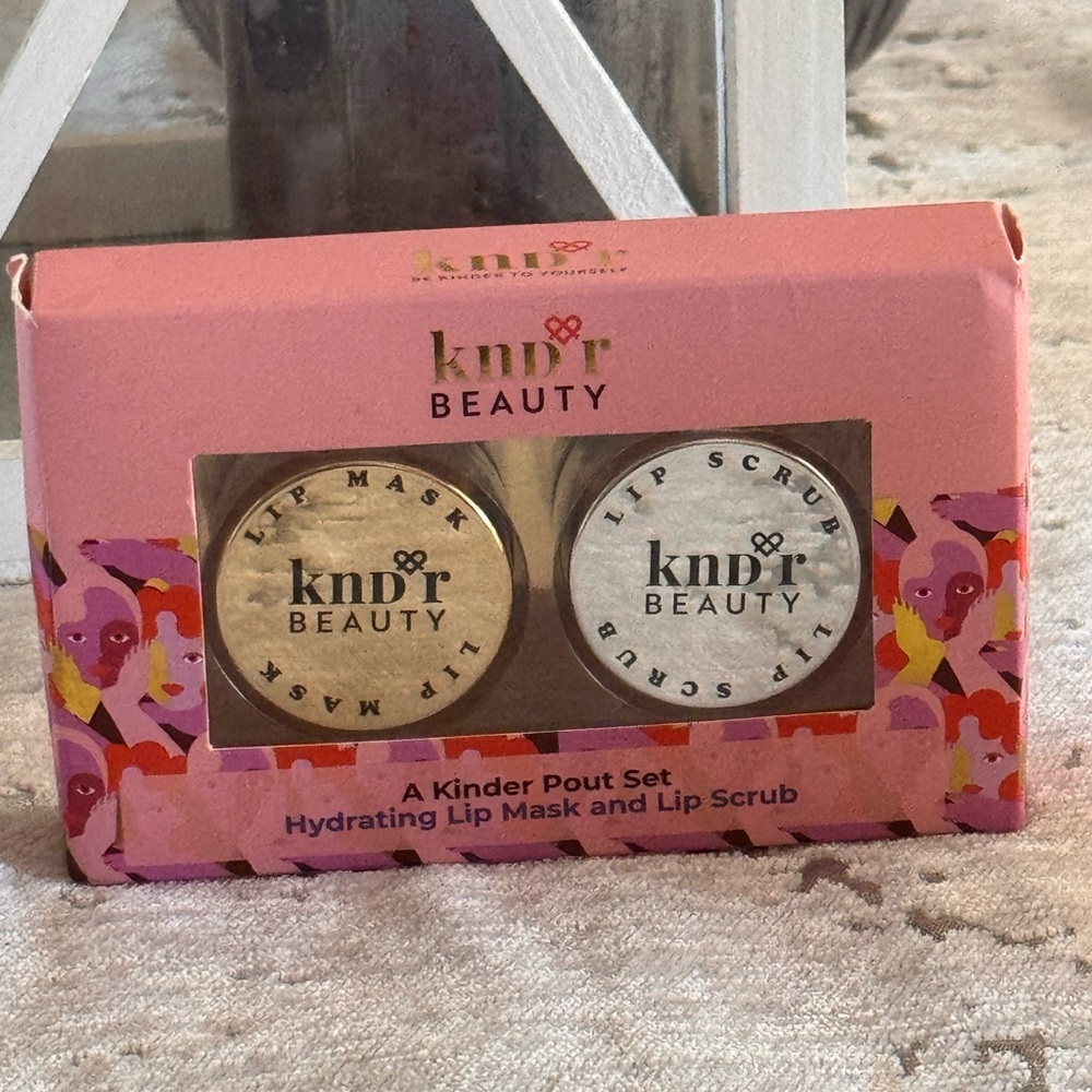 KNDR Beauty Lip Mask and Scrub Set